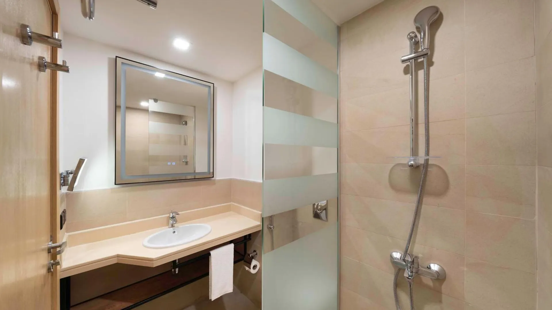 Hotel Park Inn by Radisson Makkah Thakher Algharbi Mecca